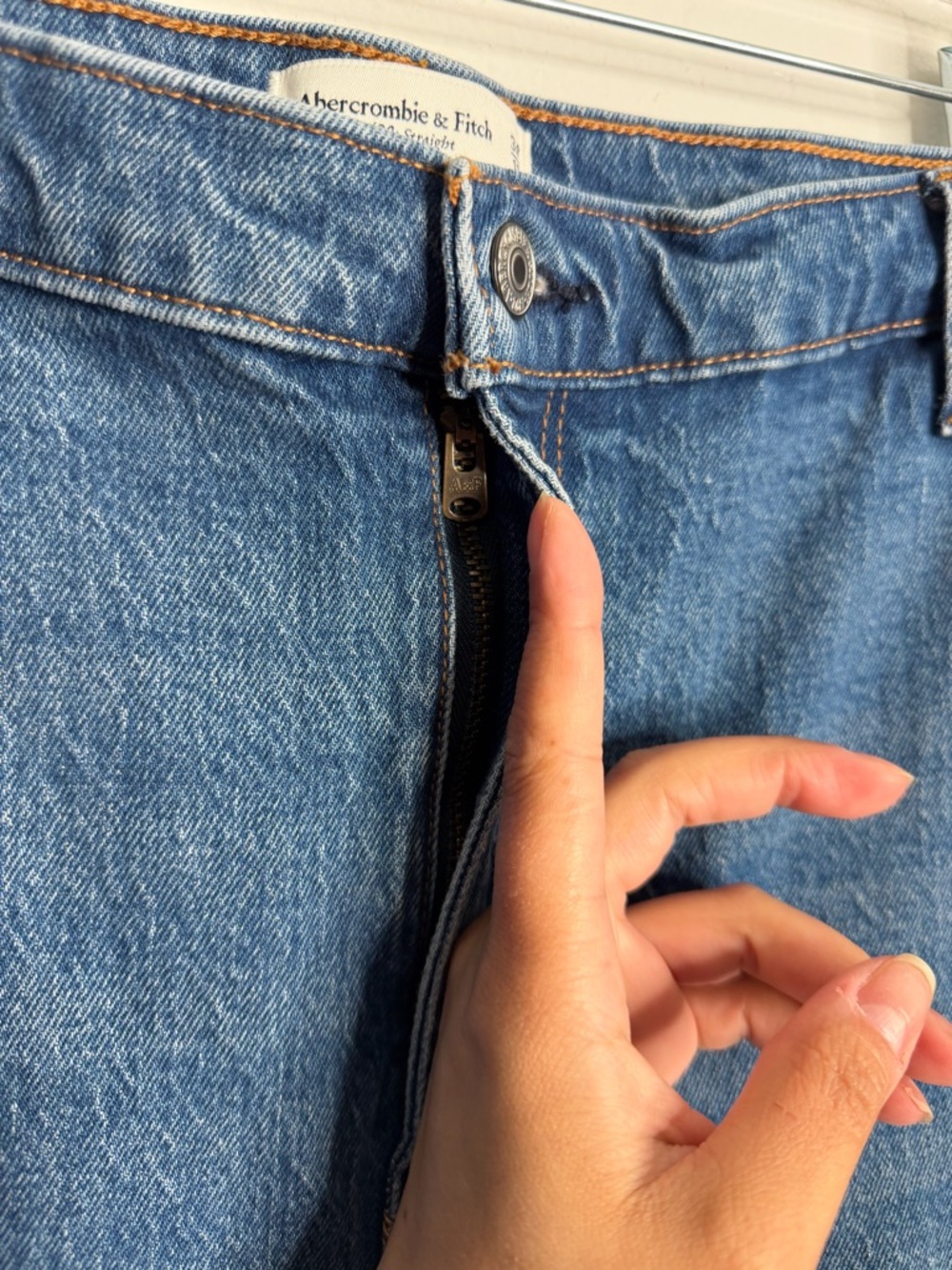 Abercrombie & Fitch 90's Straight‎ Ultra High Rise Blue Wash Raw Hem 34/18 Short - Picture 7 of 7